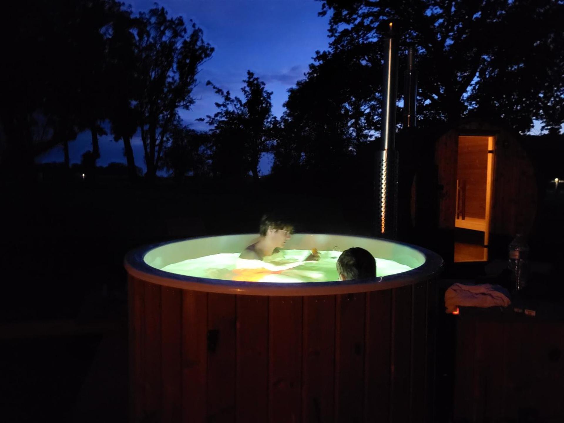 Gite Au Haras D'Agathe Et Ses Princes Les Barils Bagian luar foto